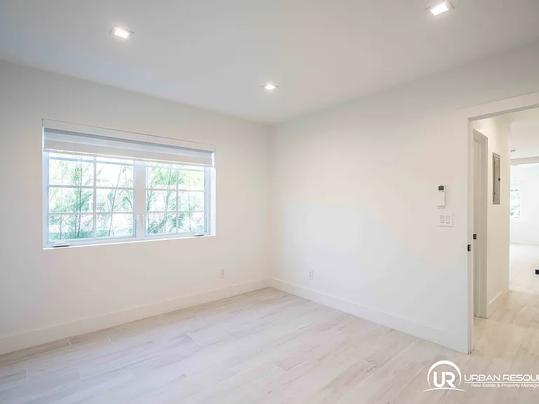 960 Jefferson Ave #202 — Photo 24