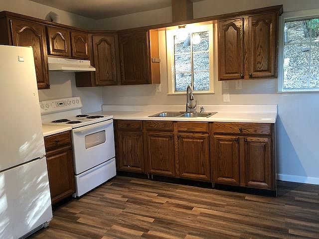 2nd image of 397 Casswall St