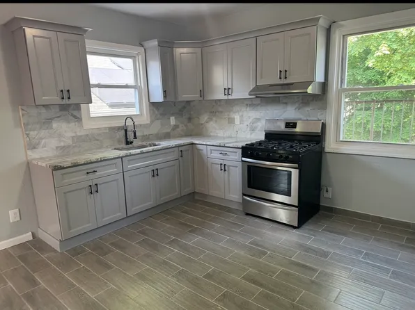 155 3rd St #2, Newark, NJ 07107