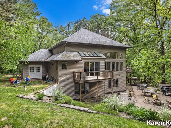 240 Pettis Ave NE, Ada, MI 49301