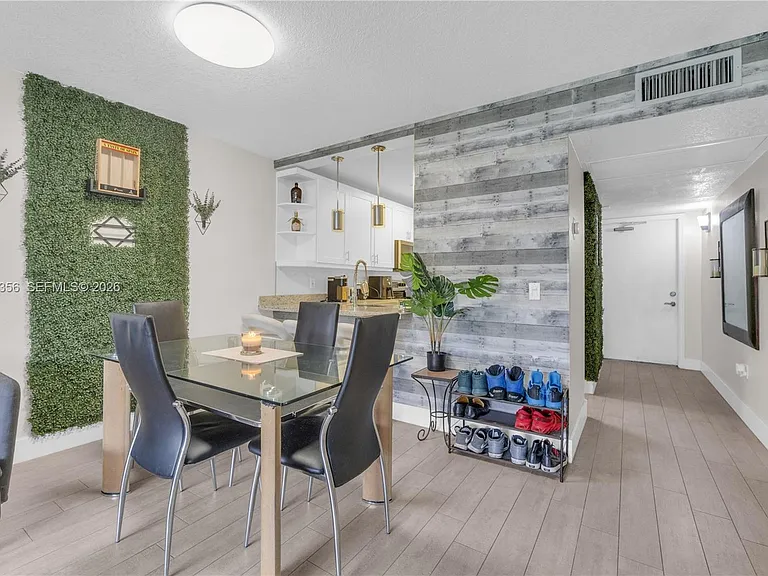 9410 Poinciana Pl #206 — Photo 8