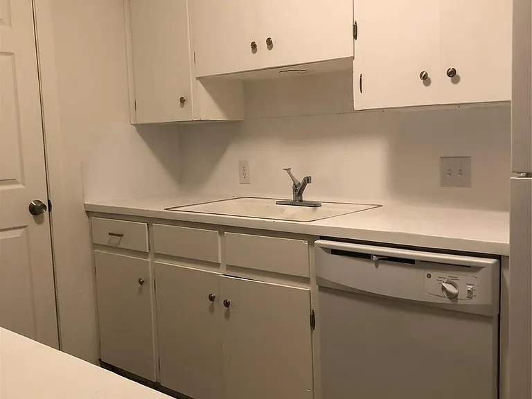 6502 S 1st St #102 — Photo 9