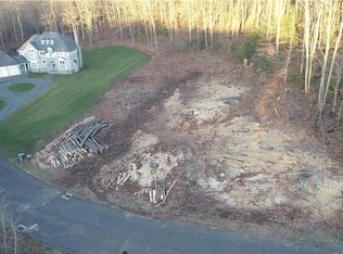 86 Forest Hills Dr, Farmington, CT 06032