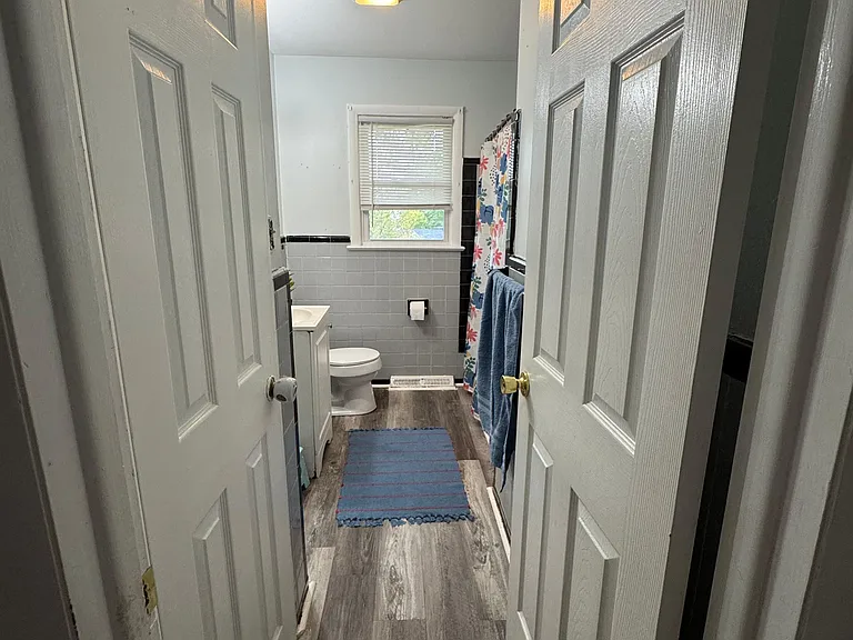 1439 Crawford Ave — Photo 16