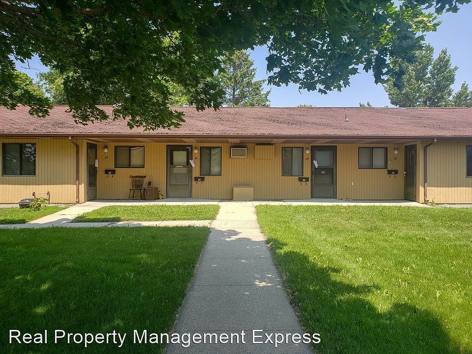 1st image of 303 N 3rd St #10596650