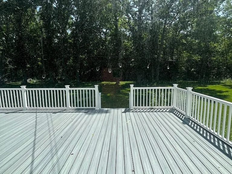 110 Hillary Dr — Photo 32