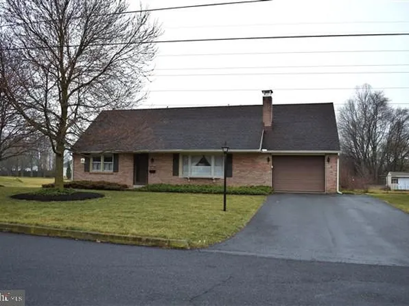 6250 Sundra Dr, East Petersburg, PA 17520