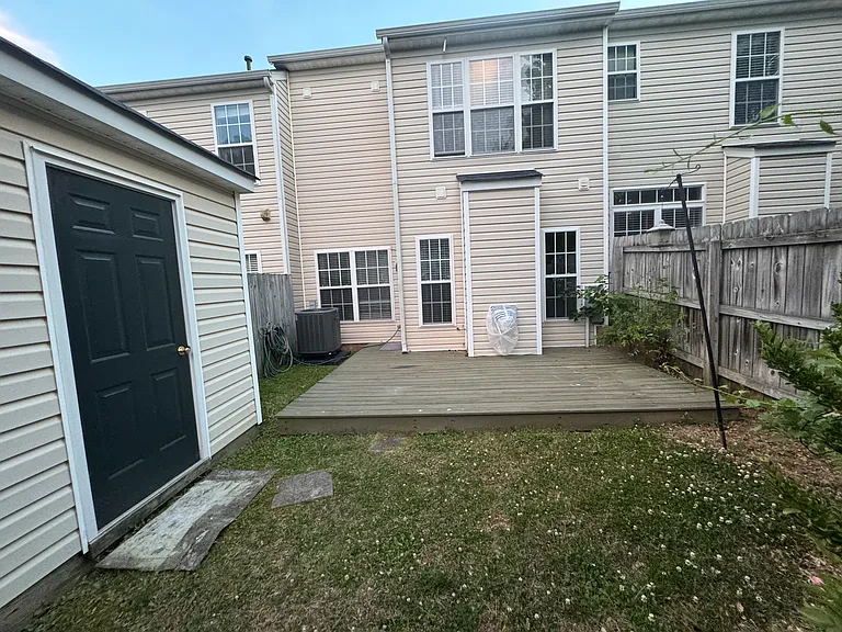 5506 Springwater Ln — Photo 35