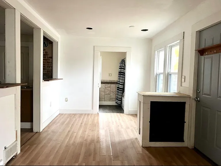 303 Chicago St — Photo 4