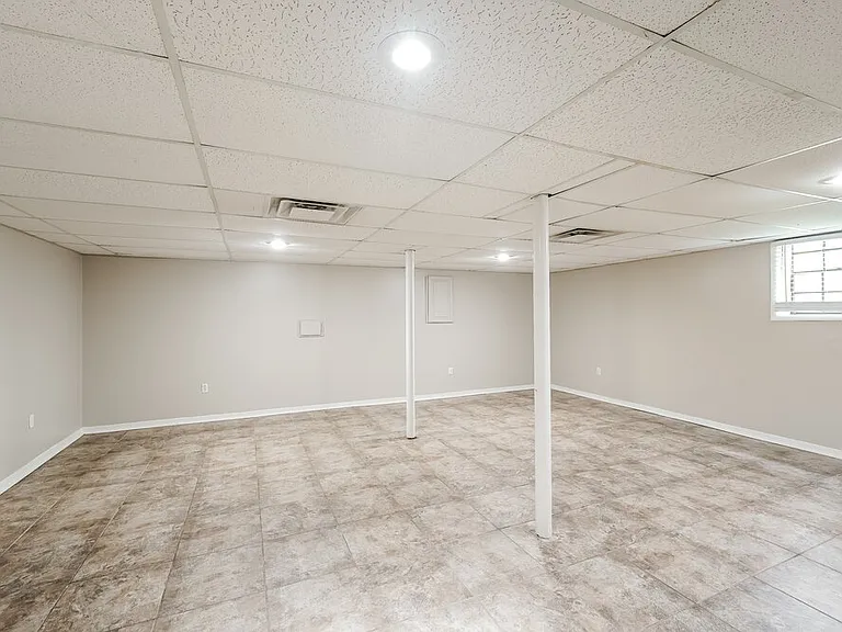 1100 Westchester Pkwy — Photo 10