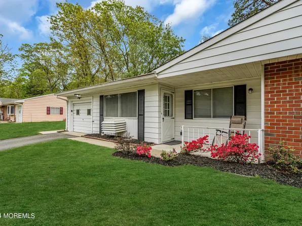 11 Rhode Island Drive #B, Whiting, NJ 08759