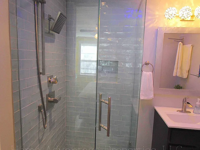 924 Burchwood Ave — Photo 20