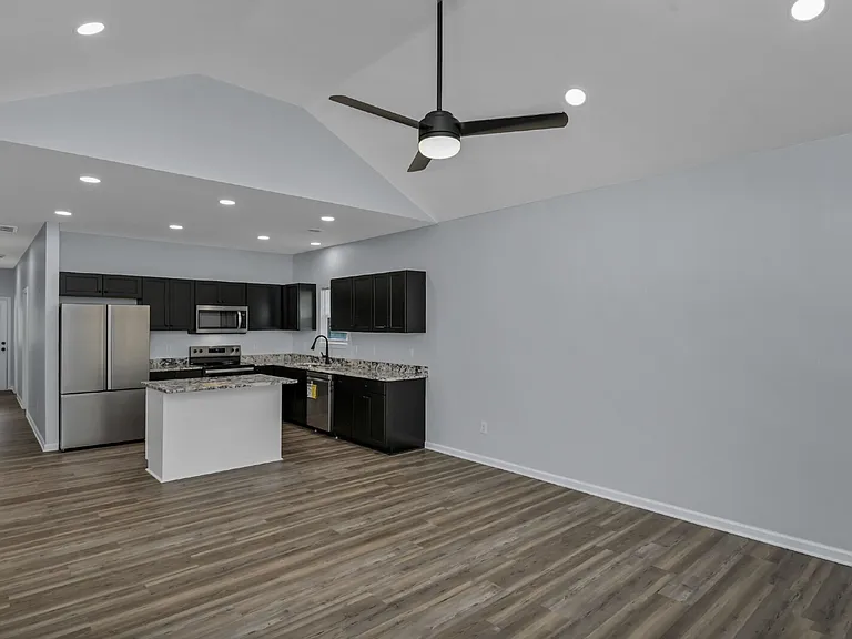 32 Roberson St — Photo 7