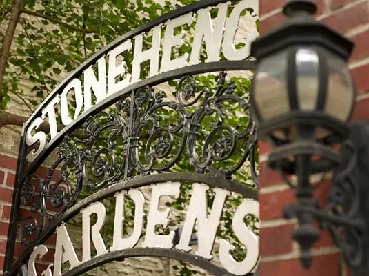 Rented by Stonehenge NYC LLC | media 2