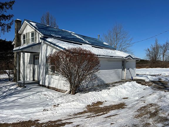 2nd image of 864 Bear Creek Rd