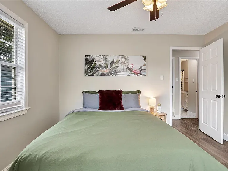 720 Dixon St — Photo 35