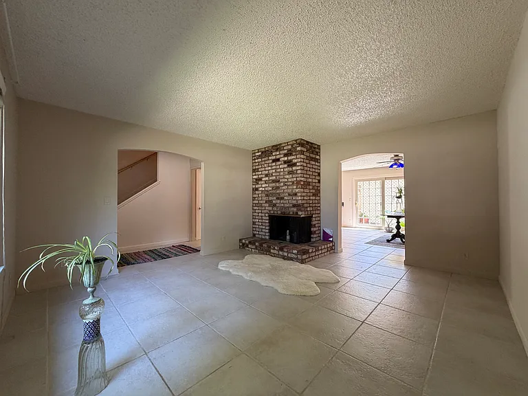 2223 Bridlewood Dr — Photo 8