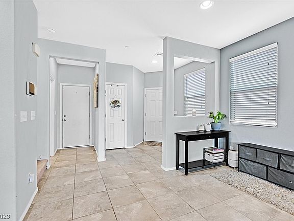 3rd image of 1088 Water Cove St
