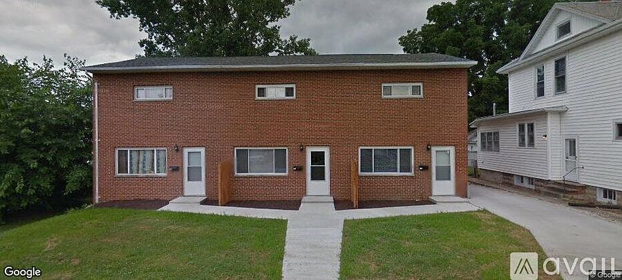 1st image of 908 Maple St #912