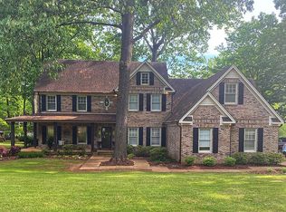 105 Willow Oak Dr, Muscle Shoals, AL 35661