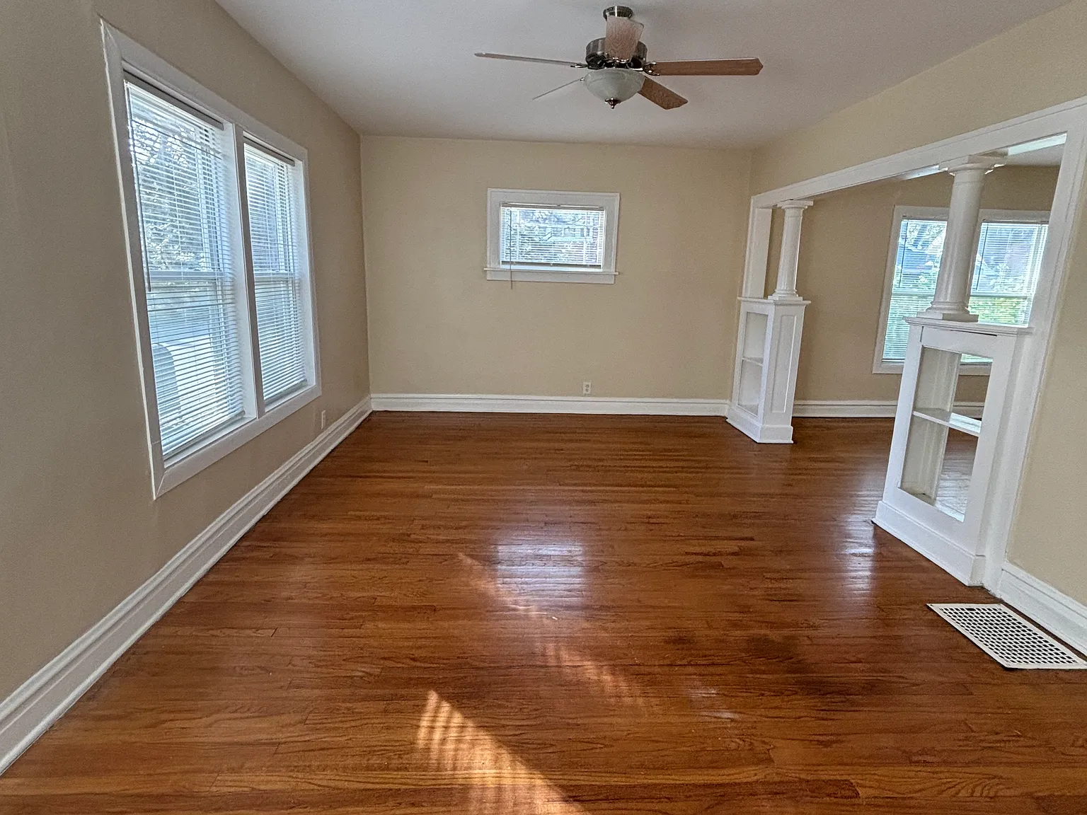 3 bed, 1.5 bath, 1300 sqft, $1,850 — Photo 3