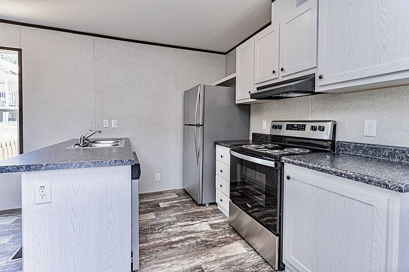 923 W Lee Rd Taylors SC Zillow