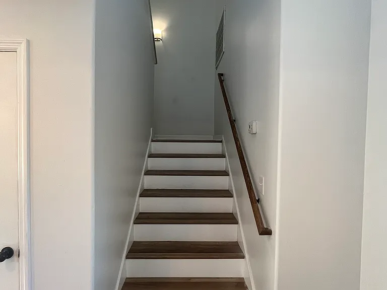 100 Bent Saddle St — Photo 14