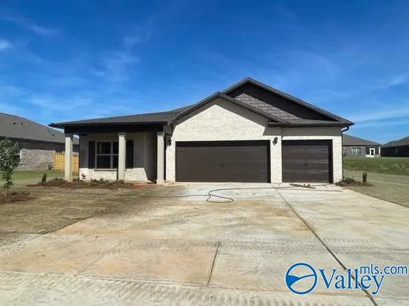 22510 Regent Dr, Athens, AL 35613
