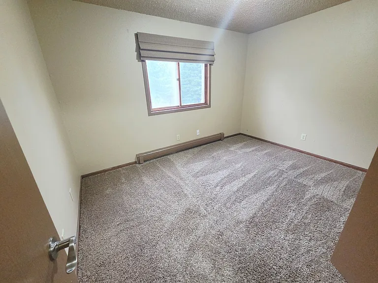 3001 E Rosser Ave — Photo 6