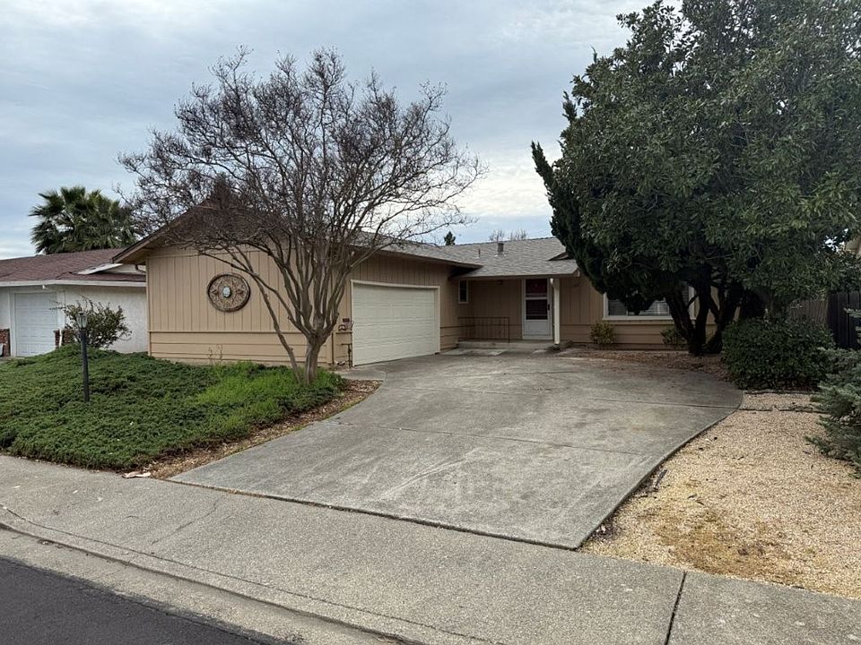 1st image of 120 Glacier Cir