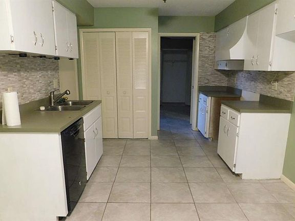 5th image of 8108 Hampshire Dr