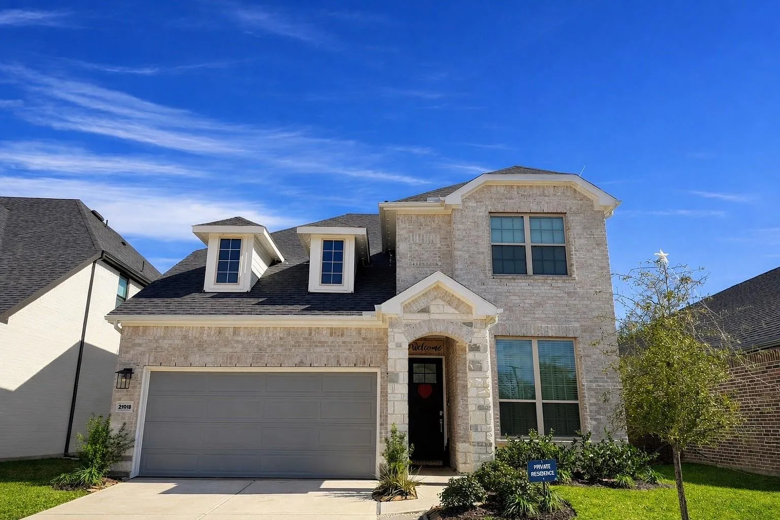 4 bed, 3.5 bath, 2841 sqft, $3,600 — Photo 2