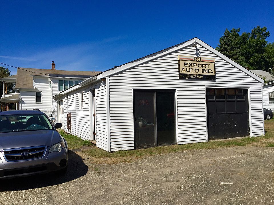 2nd image of 454 Chicopee St