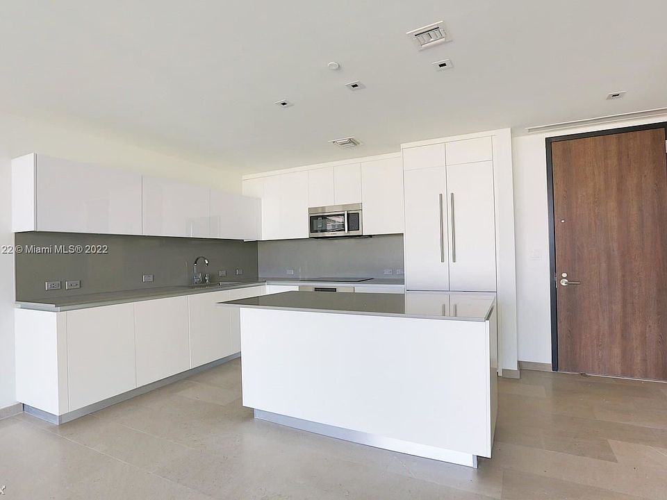 1st image of 68 SE 6th St APT 3310