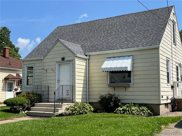 657 77th St, Niagara Falls, NY 14304