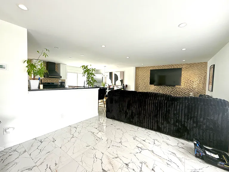 44 Leonhardt Ct — Photo 2