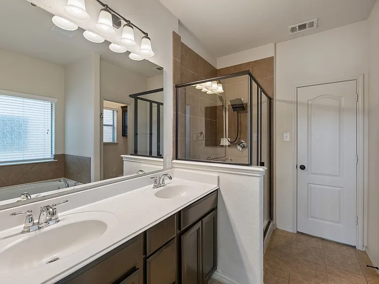 1636 Quail Grove Dr — Photo 16