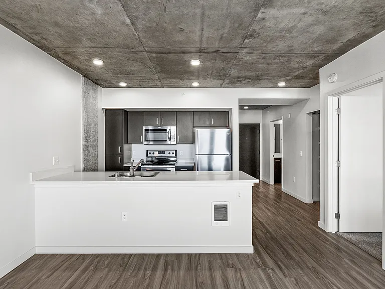 Stadium Apartments — Photo 57