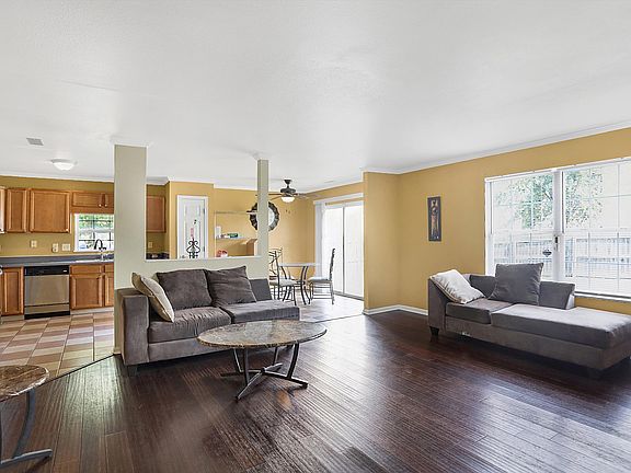 4th image of 3843 Planewood Dr