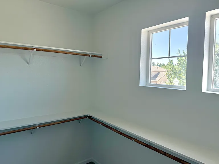 772 Sheffield Ln — Photo 8