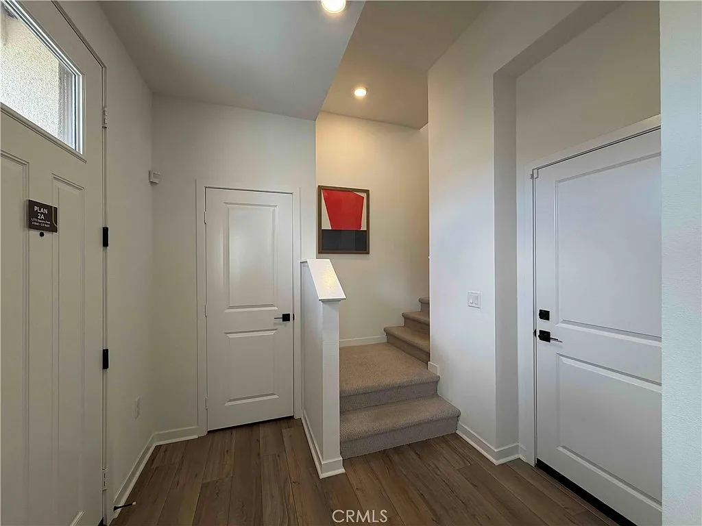 3 bed, 2.5 bath, 1772 sqft, $3,500 — Photo 2