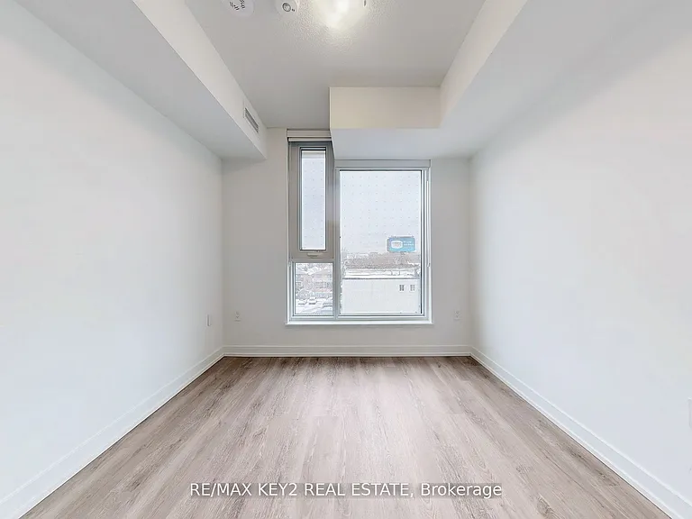 556 Marlee Ave #425 — Photo 10
