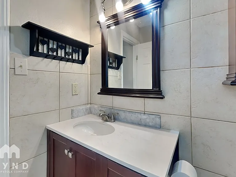 3219 Glen Spring Dr — Photo 10