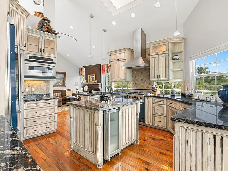 2210 Bridge Rd — Photo 26