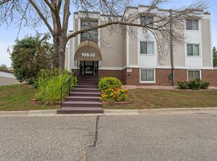 10630 Rockford Rd APT 205, Plymouth, MN 55442