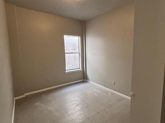 4th image of 515 S Oregon St #314