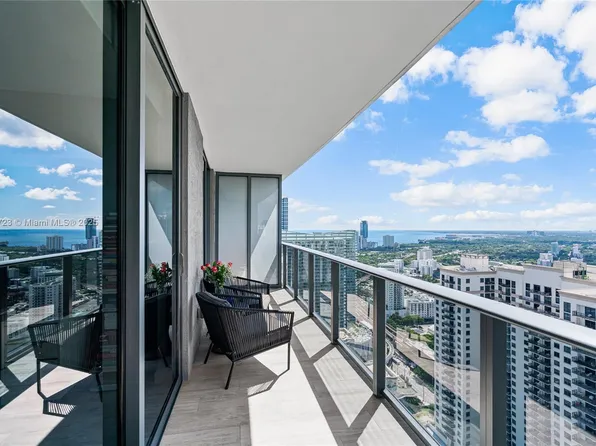 45 SW 9th St APT 4007, Miami, FL 33130