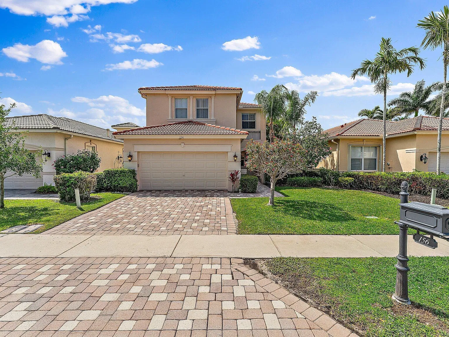 4 bed, 2.5 bath, 2344 sqft, $5,500 — Photo 1
