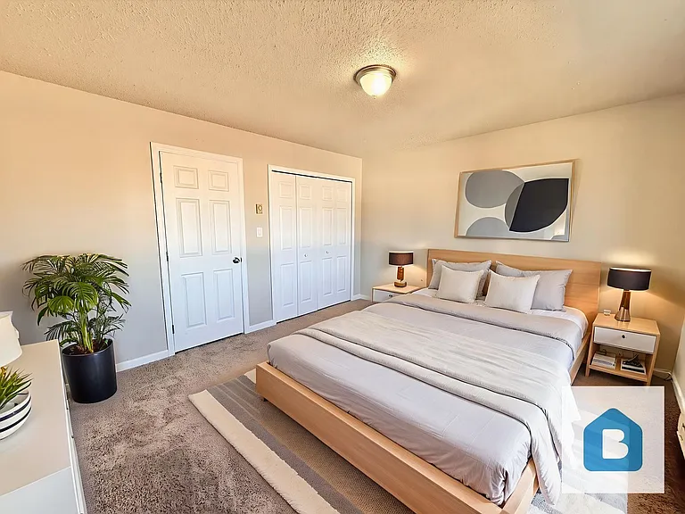 49 Royal Crest Dr. — Photo 7