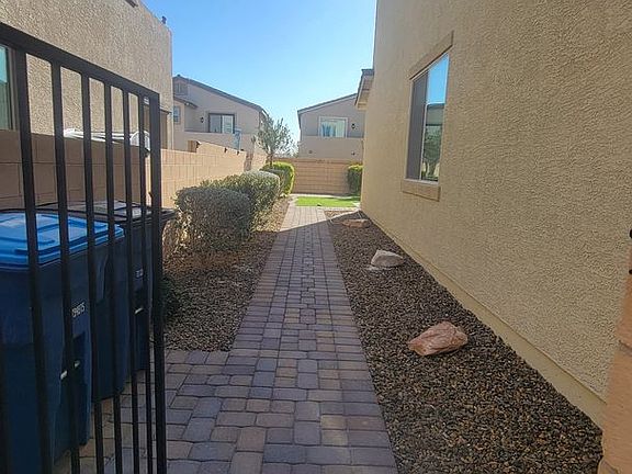 3rd image of 1121 Cliff Castle Ave